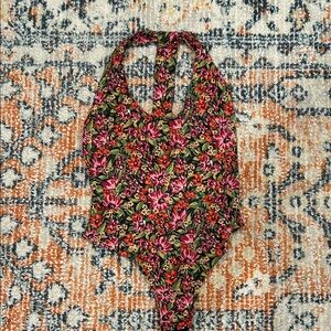 Lulu’s halter floral bodysuit! Size small